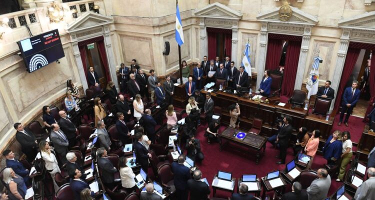 Senado de Argentina aprobó reforma laboral en medio de protestas 1 Senado Argentina