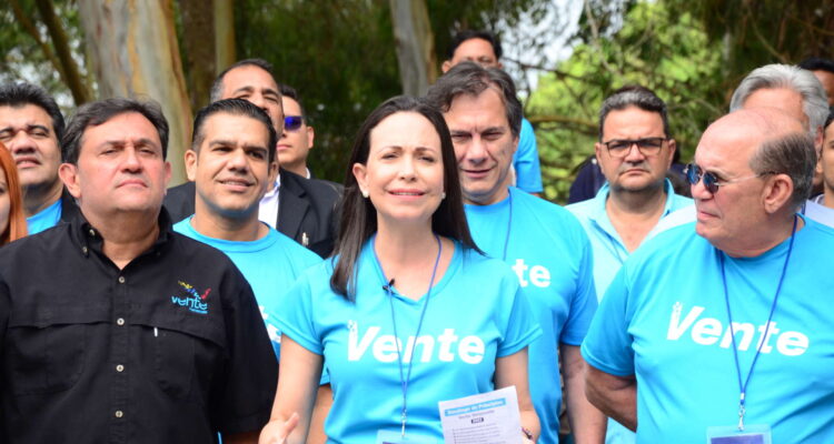 Detuvieron a Henry Alviárez y Dinorah Hernández por supuestos planes desestabilizadores. Se esperan más detenciones 1 Vente Venezuela scaled 1