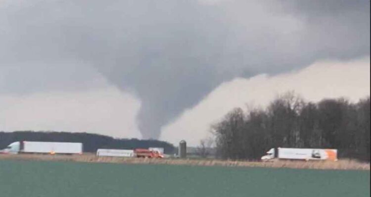Al menos tres muertos dejaron los tornados en Ohio 1 tornados eeuu 1