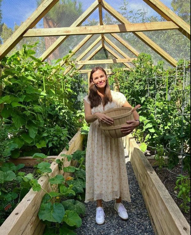Estrellas de la jardinería, ¡los famosos se ensuciaron para el Día de la Tierra! 2 Dia2