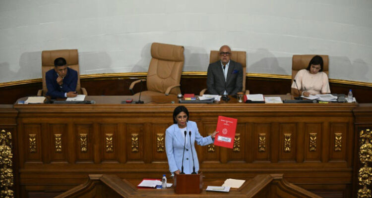 AN aprobó en primera discusión Ley contra el Fascismo, Neofascismo y Expresiones Similares 1 Ley. Fascismo