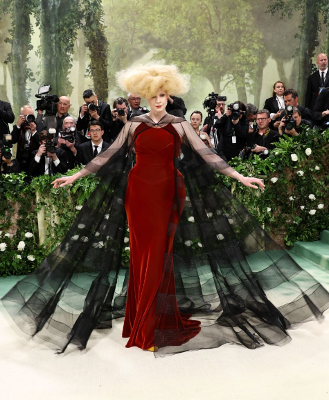 Gwendoline Christie MET GALA