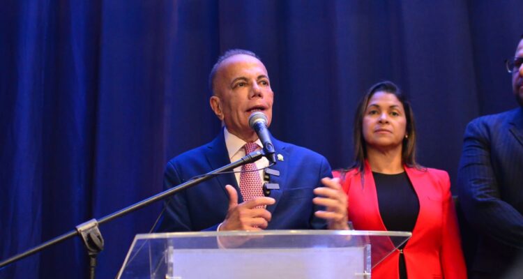 Gobernador Rosales inauguró la VII Expo Facultad de Medicina de LUZ 1 Rosales