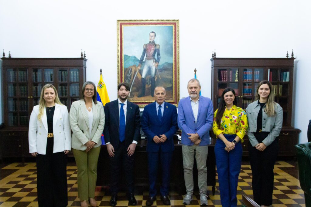 Gobernador Rosales sostuvo encuentro con el cónsul de Italia en Maracaibo y el director del Instituto Italiano de Cultura 3 WhatsApp Image 2024 05 31 at 3.56.48 PM