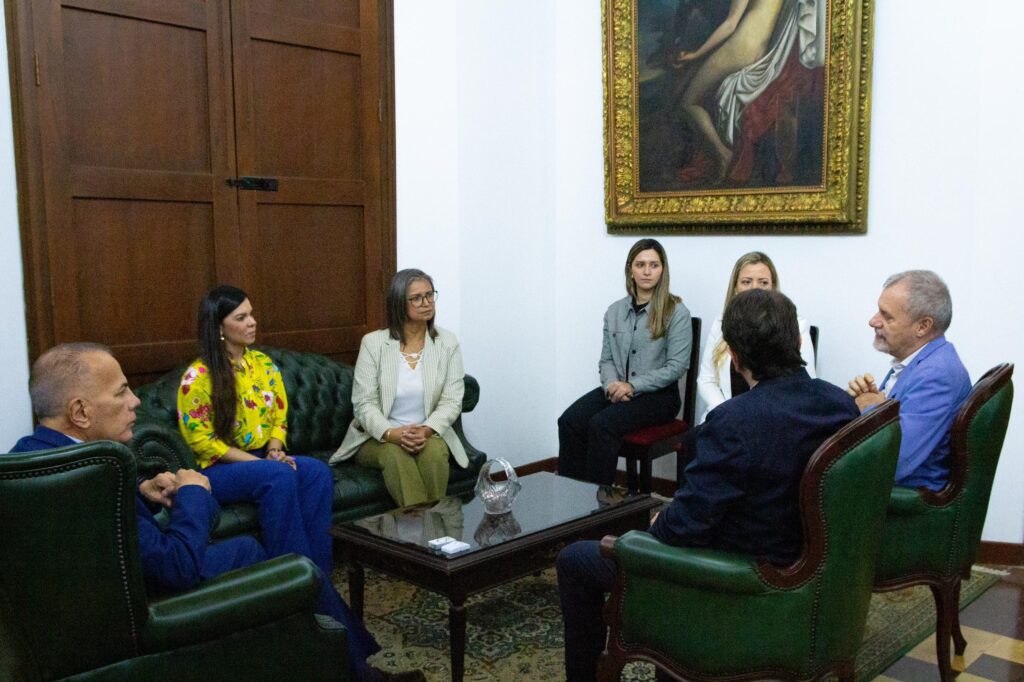 Gobernador Rosales sostuvo encuentro con el cónsul de Italia en Maracaibo y el director del Instituto Italiano de Cultura 2 WhatsApp Image 2024 05 31 at 3.56.49 PM