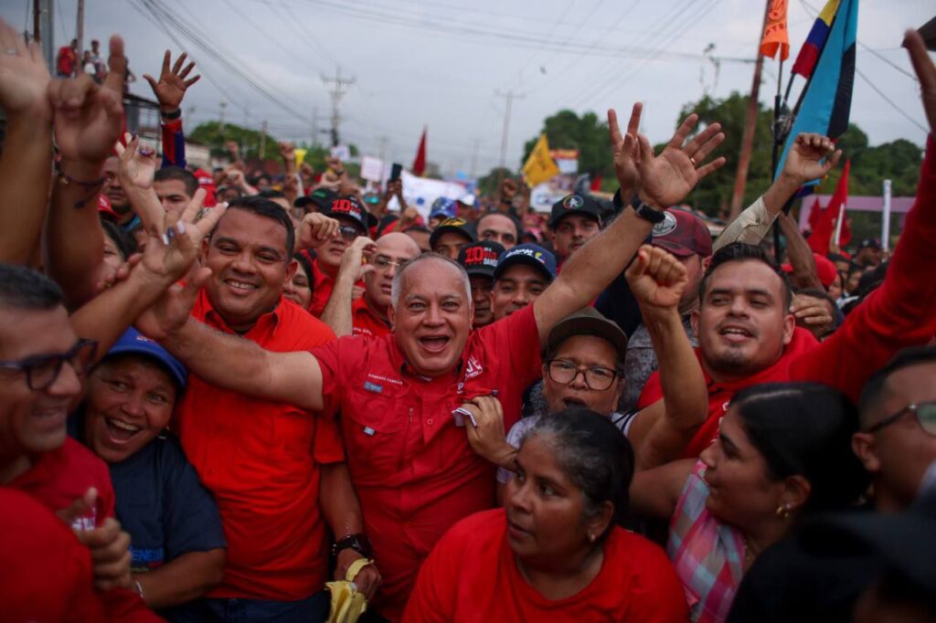 Cabello encabezó movilización oficialista en Maracaibo 4 oficialismo 2 1024x682 1