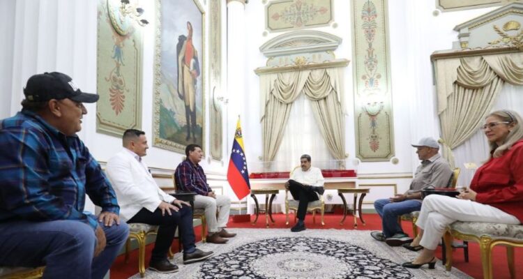 Alcaldes con Maduro