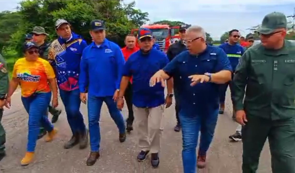 Comenzó la movilización de maquinaria para reconstruir y reemplazar el puente que colapsó en la Falcón-Zulia 2 OU6GPuJV Reverol
