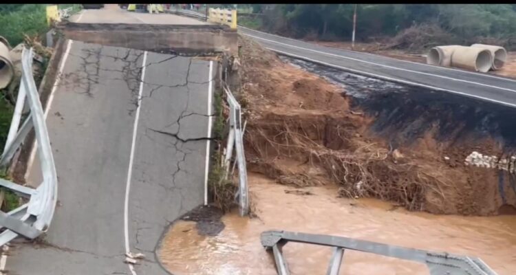 Activaron el paso vehicular por la variante que comunicará al Zulia y Falcón, paralela al puente que colapsó (Hay video) 1 PHOTO 2024 06 26 09 59 49 1