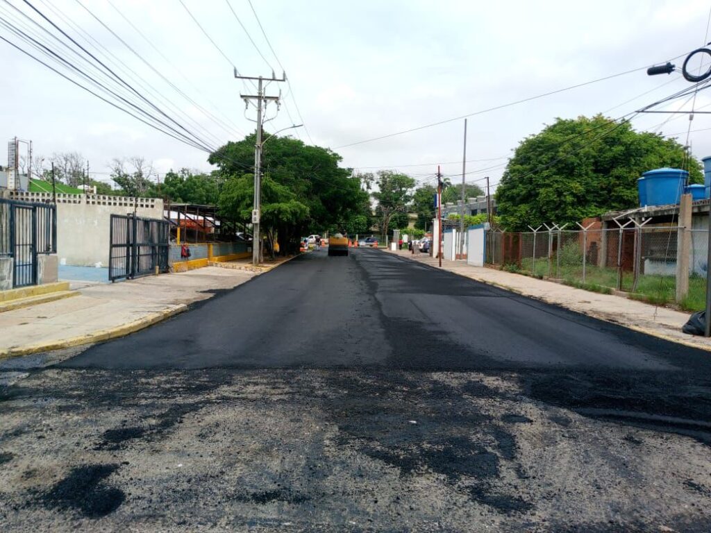 Gobernación continúa trabajos de modernización en la calle 69 entre avenida 16 Guajira y 4 Bella Vista en Maracaibo 2 WhatsApp Image 2024 06 05 at 9.01.02 AM