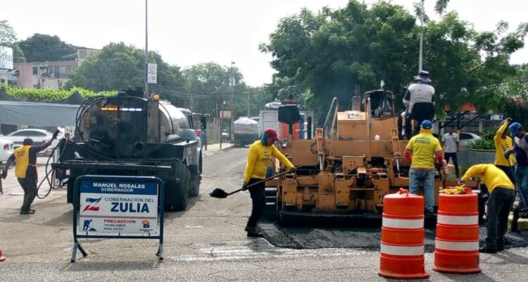 Gobernación continúa trabajos de modernización en la calle 69 entre avenida 16 Guajira y 4 Bella Vista en Maracaibo 1 Asfaltado gobernación