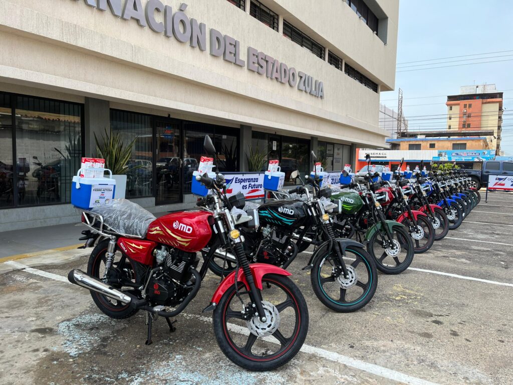 Gobernación entregó insumos fundamentales para el Programa de Erradicación Contra la Fiebre Aftosa en el Zulia 2 vhoj2zMf WhatsApp Image 2024 06 06 at 12.28.16 PM