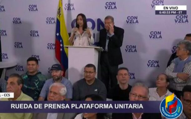 La vocera de Edmundo Gonzalez aseguró que tienen las actas y las publicarán en una página web 2 actas