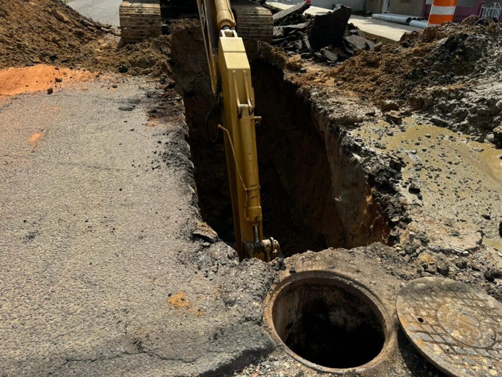 Gobernación extendió Plan de Respuesta Inmediata con sustitución de colector en el barrio San José de Maracaibo 2 WhatsApp Image 2024 07 04 at 11.26.57 AM 1