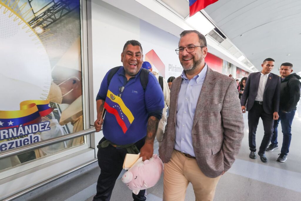 Venezuela recibió primer vuelo de la Gran Misión Vuelta a la Patria 4 WhatsApp Image 2024 07 16 at 2.19.36 PM