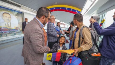 Vuele a la patria