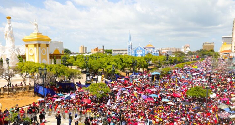 Nicolás Maduro en Maracaibo: «El Zulia es el estado que más ha sufrido las agresiones imperiales» 1 Maduro