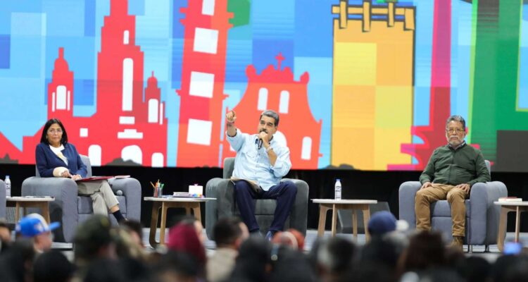 Presidente Maduro rechazó que Estados Unidos «pretenda convertirse en la autoridad electoral» 1 Maduro