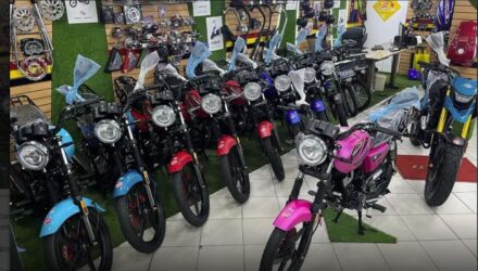 Motos