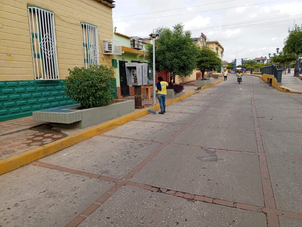 Gobernación del Zulia ejecuta jornada general de limpieza en Maracaibo 2 WhatsApp Image 2024 08 28 at 12.28.14 PM 1