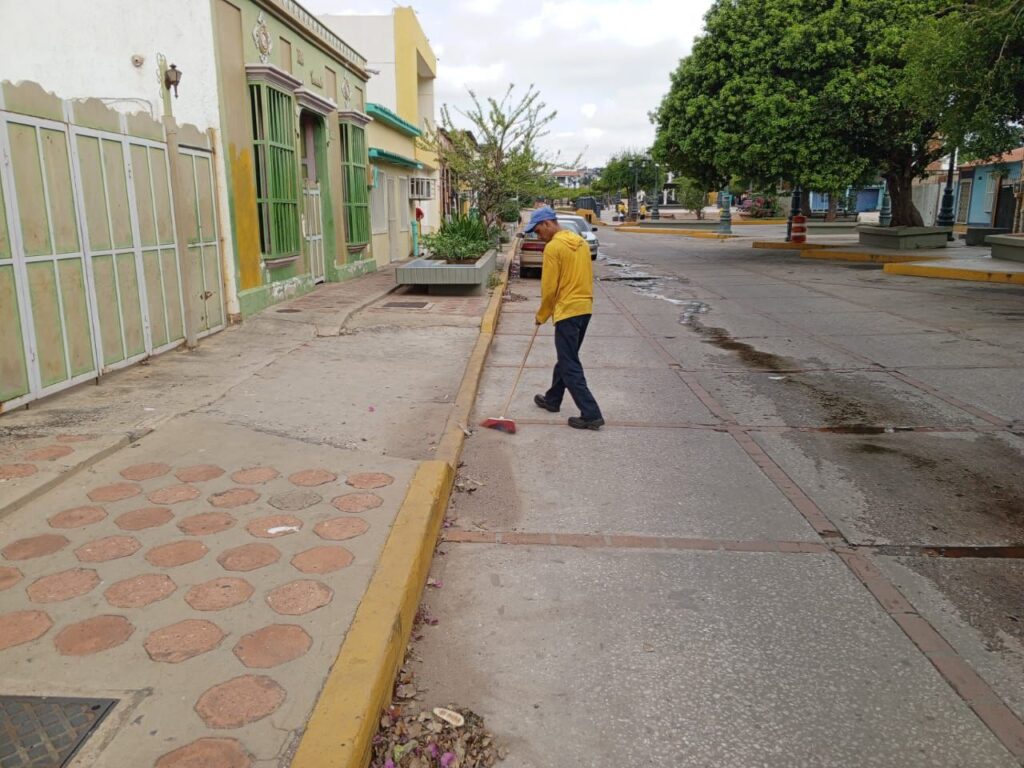 Gobernación del Zulia ejecuta jornada general de limpieza en Maracaibo 3 WhatsApp Image 2024 08 28 at 12.28.14 PM