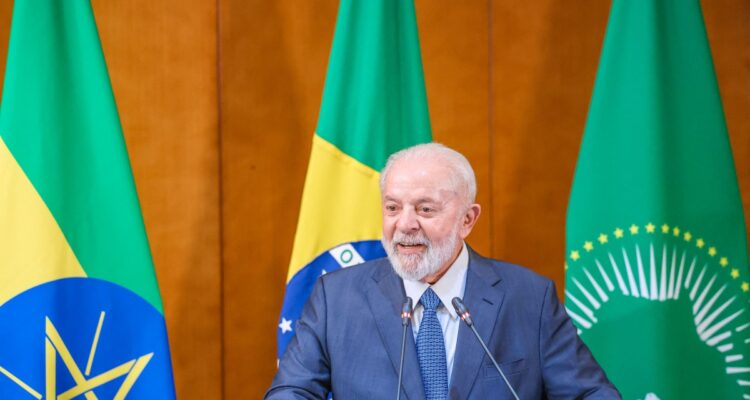 Hospitalizaron a Lula da Silva por sufrir una lesión en la cabeza 1 Lula