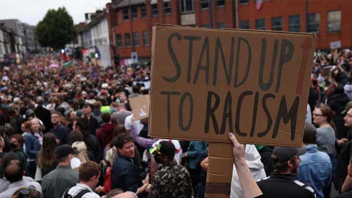 Miles de personas marcharon en Inglaterra contra el racismo 1 racismo reino unido