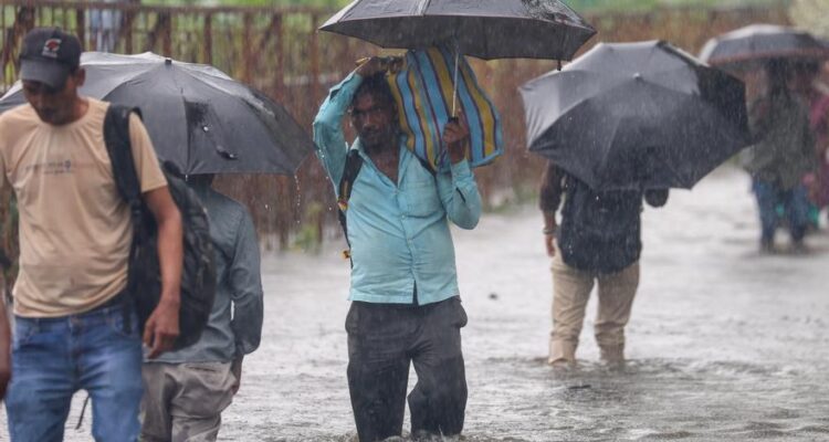 Lluvias dejaron a miles de afectados y graves daños en la India 1 India