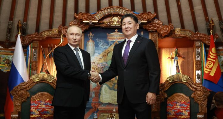 Putin «sin preocupación» en Mongolia, pese a la orden de captura de la CPI 1 Putin y Ukhnaagiin