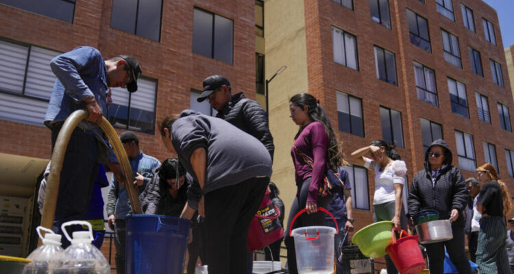 Bogotá vuelve a racionamientos estrictos de agua para no llegar «al día cero» sin el recurso hídrico 1 Bogotá