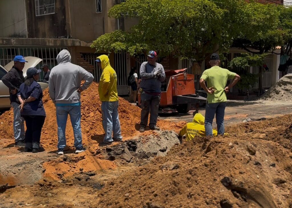 Gobernación del Zulia realizó sustitución de colector en la avenida 5 de la urbanización San Jacinto 4 WhatsApp Image 2024 09 03 at 4.47.09 PM