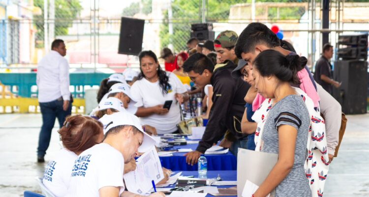 Culminó con éxito el censo de los programas «Francisco Ochoa» y «Saber y Emprender» 1 Gobernación