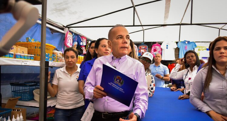 Feria Escolar de la Gobernación marcha con precios subsidiados y se extiende en todo el estado Zulia 1 Feria gobernador