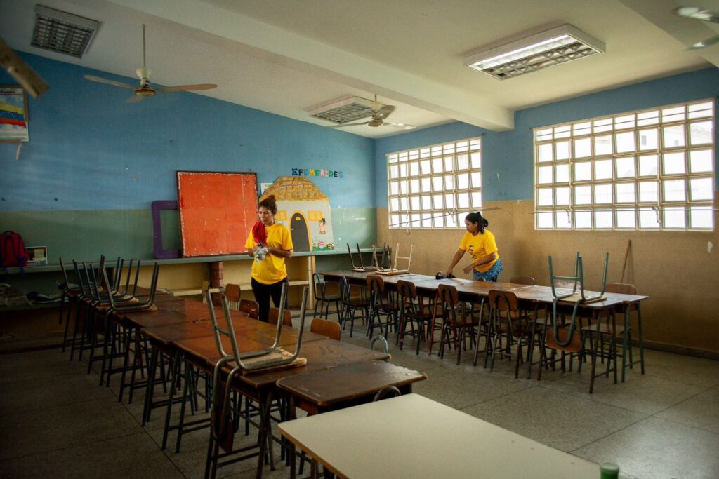 Gobernador Rosales inició el Plan «Manos a la Escuela» en las 559 unidades educativas del Zulia 4 WhatsApp Image 2024 09 16 at 5.45.24 PM 1