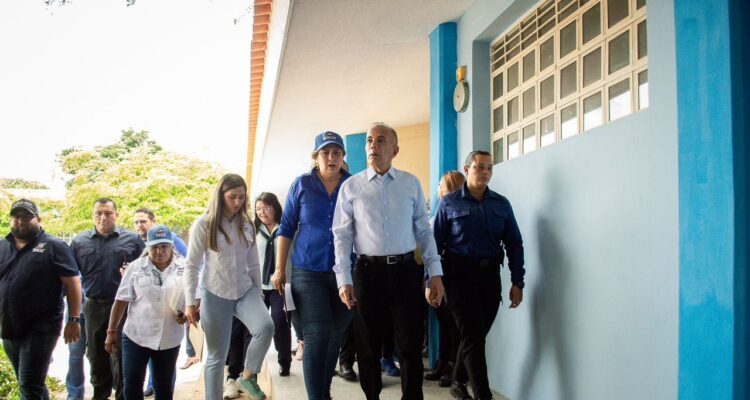 Gobernador Rosales inició el Plan «Manos a la Escuela» en las 559 unidades educativas del Zulia 1 Gobernador