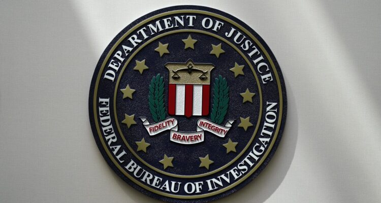 FBI investiga la divulgación de documentos confidenciales sobre un posible ataque de Israel a Irán 1 FBI