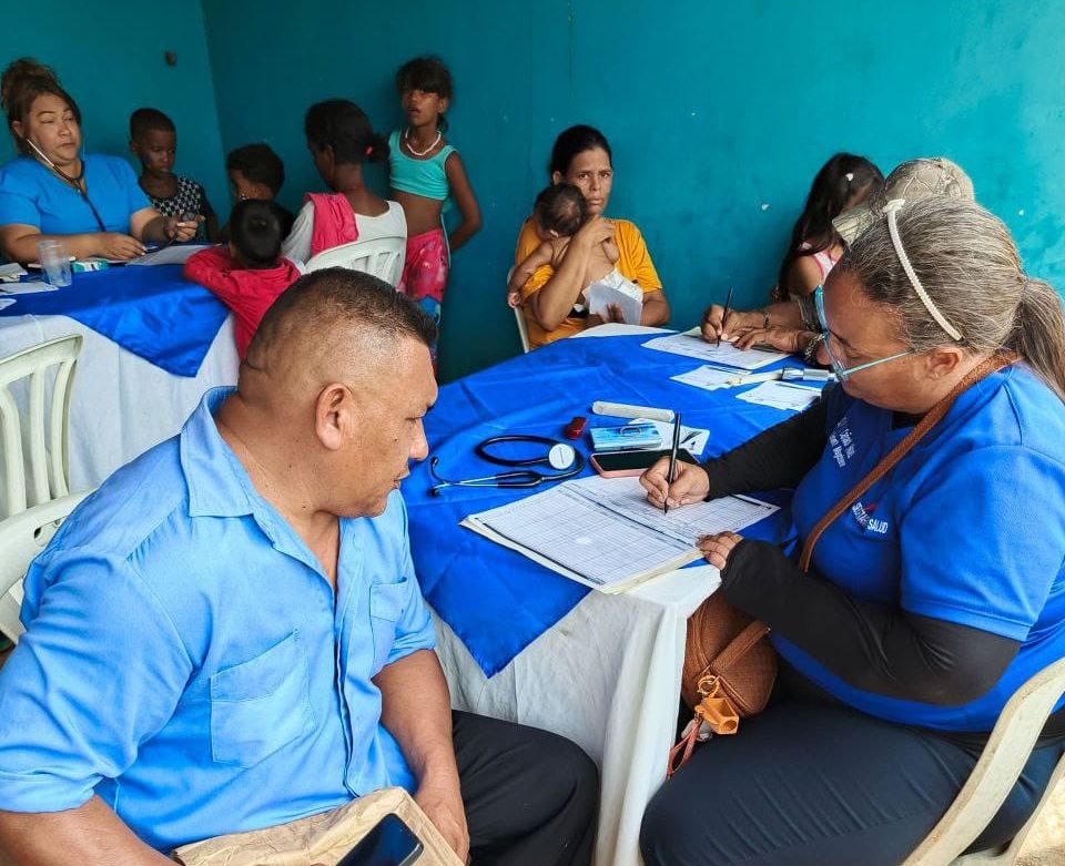 Gran jornada médica odontológica benefició a más de mil 200 familias con asistencia social y medicamentos gratuitos 4 WhatsApp Image 2024 10 14 at 8.39.47 AM 3