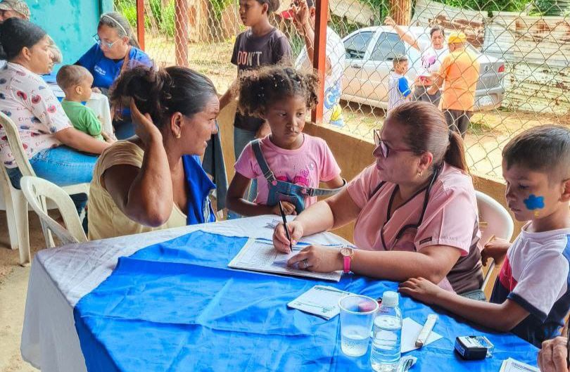 Gran jornada médica odontológica benefició a más de mil 200 familias con asistencia social y medicamentos gratuitos 2 WhatsApp Image 2024 10 14 at 8.39.47 AM