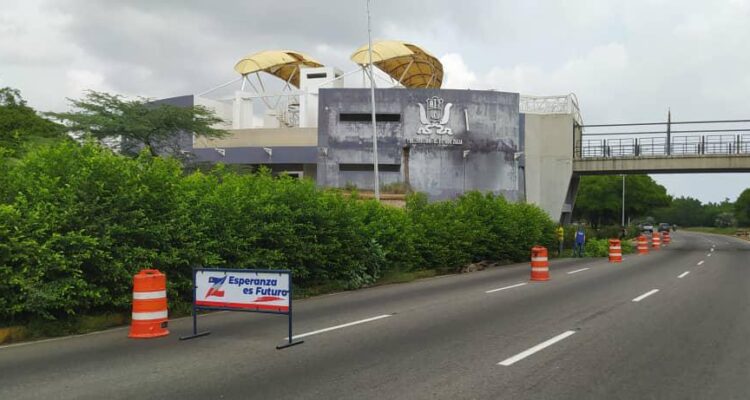 Gobernación del Zulia inició operativo de saneamiento y mantenimiento en la Circunvalación 2 de Maracaibo 1 Gobernación