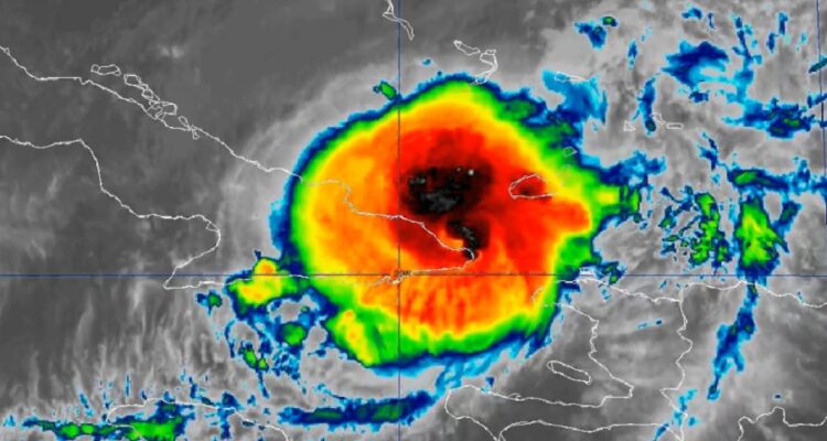 Tocó tierra en el extremo nororiental de Cuba el huracán Óscar, con categoría 1 1 Huracán