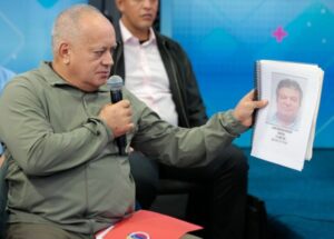 Presidente Maduro y Cabello revelaron nuevos detalles de «planes terroristas» 2 Diosdado cabello en con maduro 730x524 1