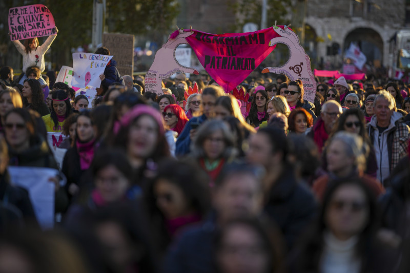 Italia protestó contra la violencia machista con manifestaciones y actos en todo el país 2 Italia