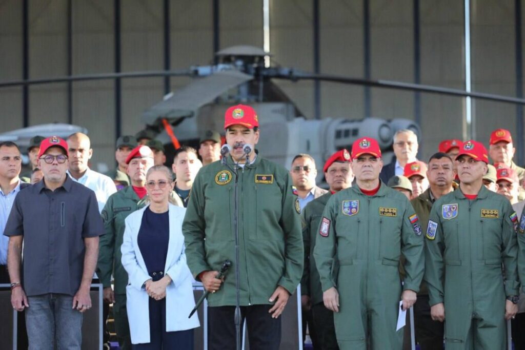Henrique Capriles: «La mayor parte de las personas que quieren una invasión de Estados Unidos no viven en Venezuela» 7 Maduro
