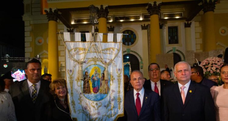 Gobernador Rosales a la Chinita: «Cubre a Venezuela con tu manto y extiende las liberaciones a todos los detenidos» 1 Rosales