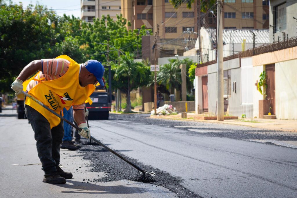 Gobernador Rosales inició los trabajos de construcción, recuperación y modernización del eje vial 9B en Maracaibo 3 WhatsApp Image 2024 11 20 at 2.44.26 PM 1