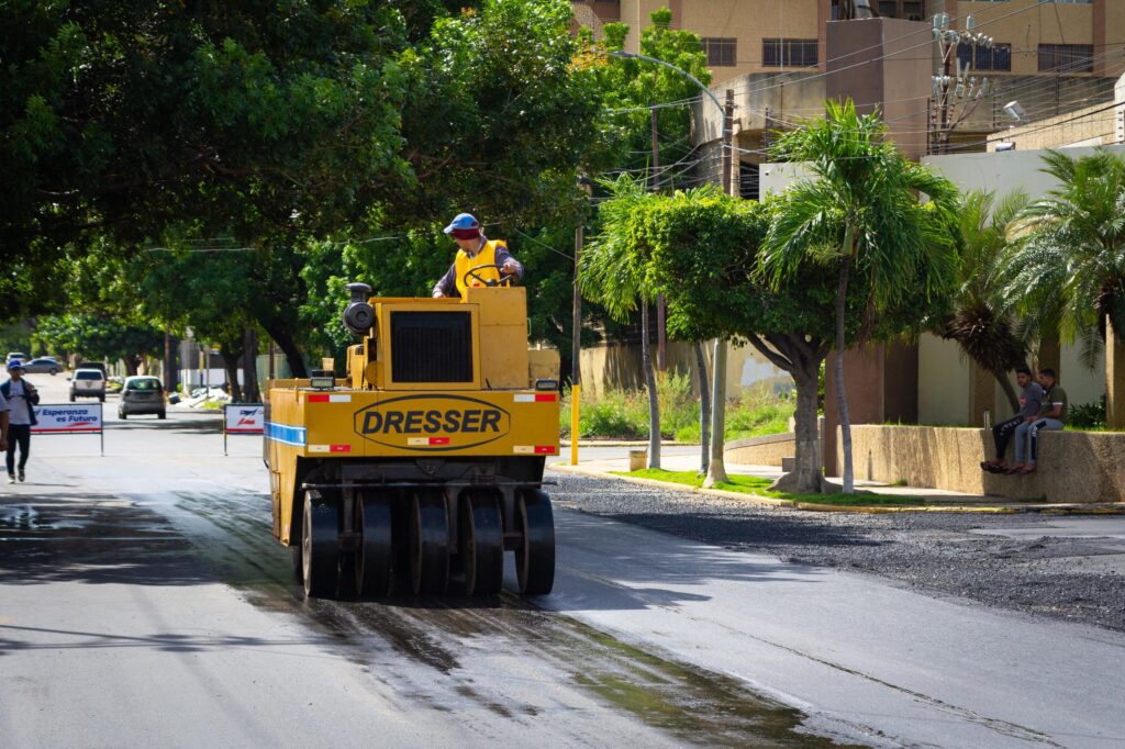 Gobernador Rosales inició los trabajos de construcción, recuperación y modernización del eje vial 9B en Maracaibo 5 WhatsApp Image 2024 11 20 at 2.44.27 PM