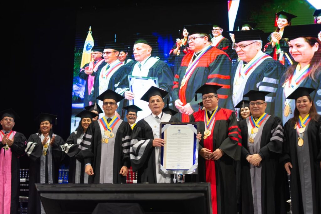 Gobernador Rosales en su honoris causa: «la educación es el instrumento de cambio para la vida, la sociedad y la familia» 2 WhatsApp Image 2024 11 25 at 4.14.44 PM 1