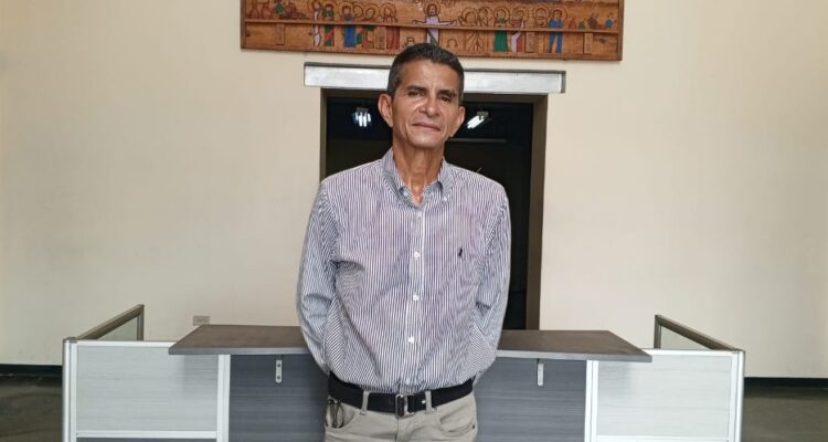 Dexter Villalobos denunció el aumento indiscriminado del pasaje 1 Denuncia