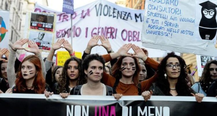 Italia protestó contra la violencia machista con manifestaciones y actos en todo el país 1 Italia