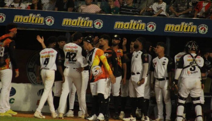 Aguilas del Zulia 7 696x418 1